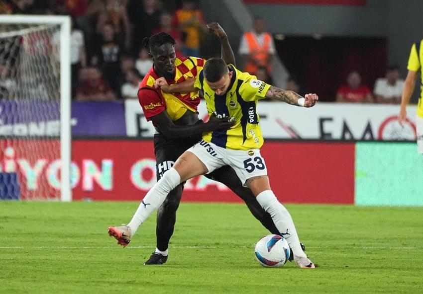 Göztepe Fenerbahçe maçında 2-0 öne geçen Kanarya galibiyeti koruyamadı