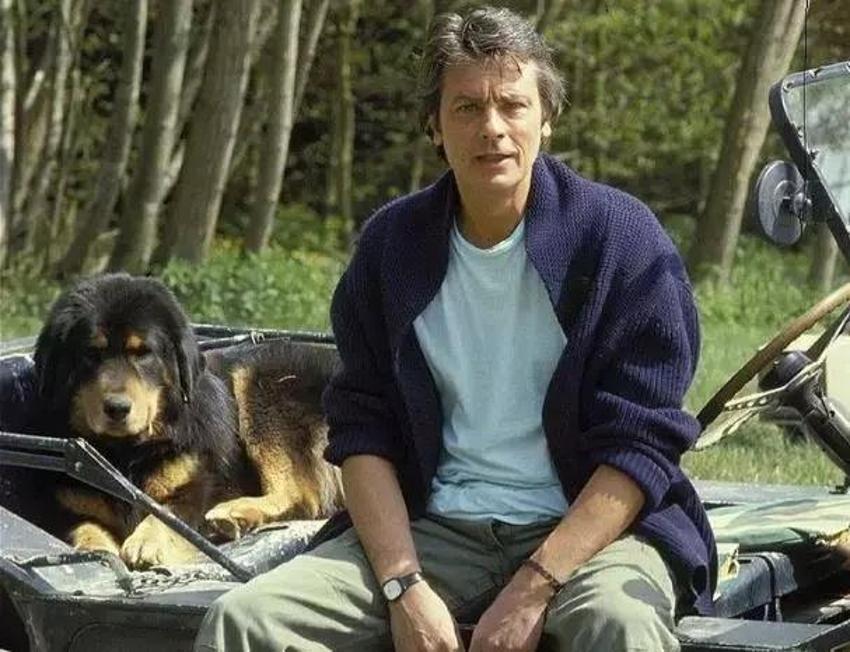 Alain Delon kimdir, öldü mü? Fransız aktör Alain Delon kaç yaşındaydı, hastalığı neydi?