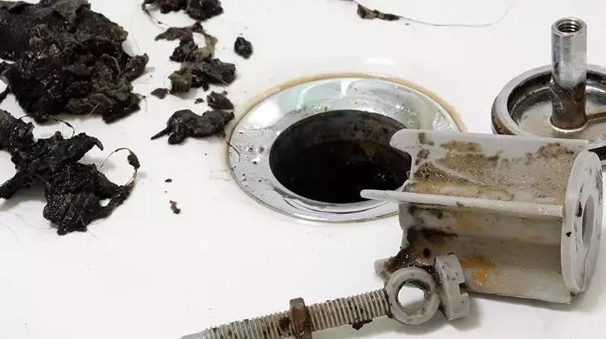 Lavabodan gelen buram buram kötü kokuyu saniyeler içinde yok ediyor! 3 malzemeli muhteşem karışım