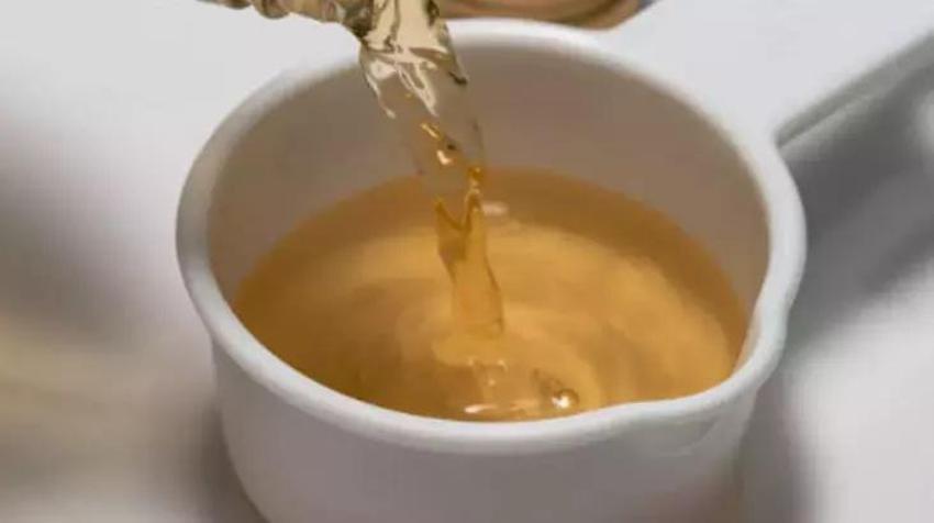 Bu yöntemle soğanı doğrarken gözleriniz yaşarmayacak! Sırrı kökündeymiş: Gözlerde bir damla yaş bırakmıyor