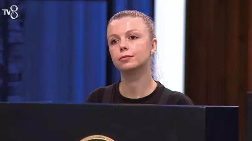MasterChef'te elenen belli oldu! Kararı duyan Deniz yere yığıldı!