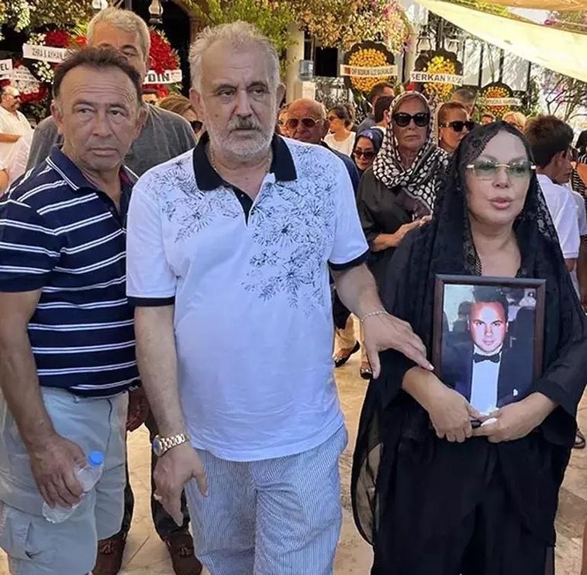 Oğlunun 40'ı çıkmadan sahneye döndü! Safiye Soyman açıklamasıyla tepki çekti