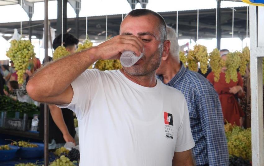 Amcasından öğrendiği ev yapımı gazoz ile 40 yıldır vatandaşları serinletiyor