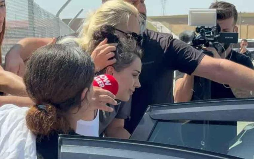 Tahliye olan Dilan Polat'tan ilk ziyaret! Araca biner binmez ağladı 'Durumu hiç iyi değil'
