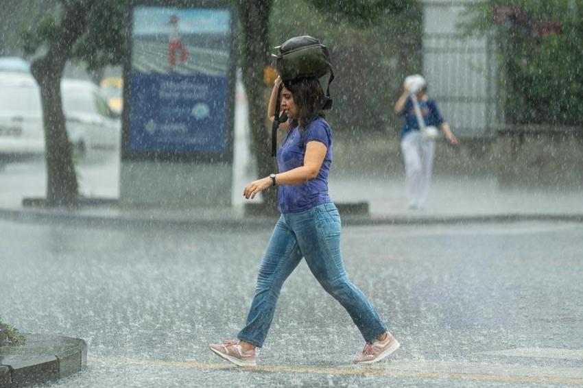 Meteoroloji son raporu yayınladı! Sağanak yağışlar çok kuvvetli geliyor...