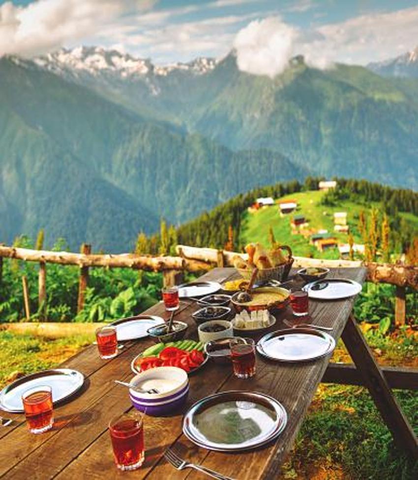 Tatil tercihleri değişti! Ege'ye gidemeyen Karadeniz'e koştu, 5 gece 7 bin TL