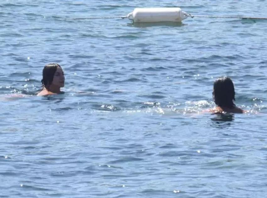 Hande Ataizi denizden çıkmak bilmedi! Bodrum tatiline devam ediyor