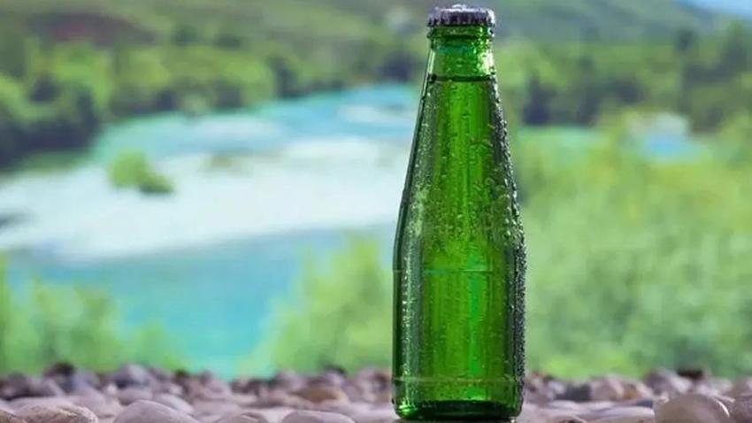 Maden suyuna 1 damla sirke atınca vücutta neler neler oluyor! İlk yudumda şifa damarlarınıza işliyor