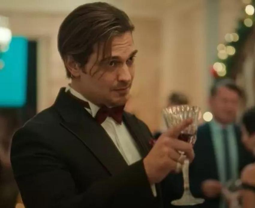 Çağatay Ulusoy ve Şenay Gürler'in yatak sahnesi binlerce kez paylaşıldı!