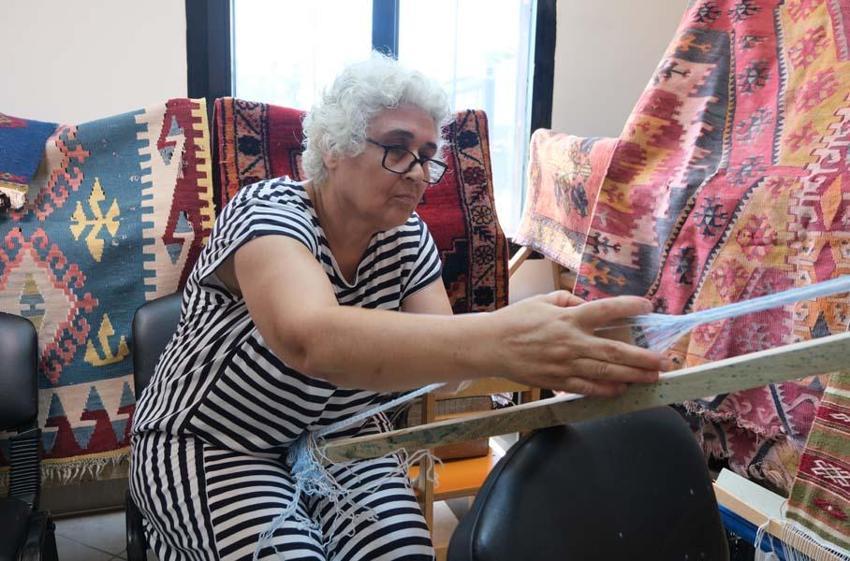 Adana'da deprem korkusu meslek sahibi yaptı