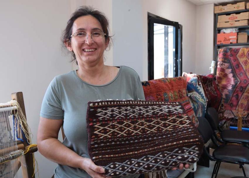 Adana'da deprem korkusu meslek sahibi yaptı