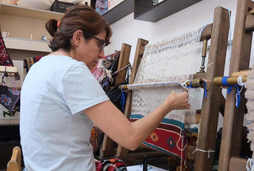 Adana'da deprem korkusu meslek sahibi yaptı