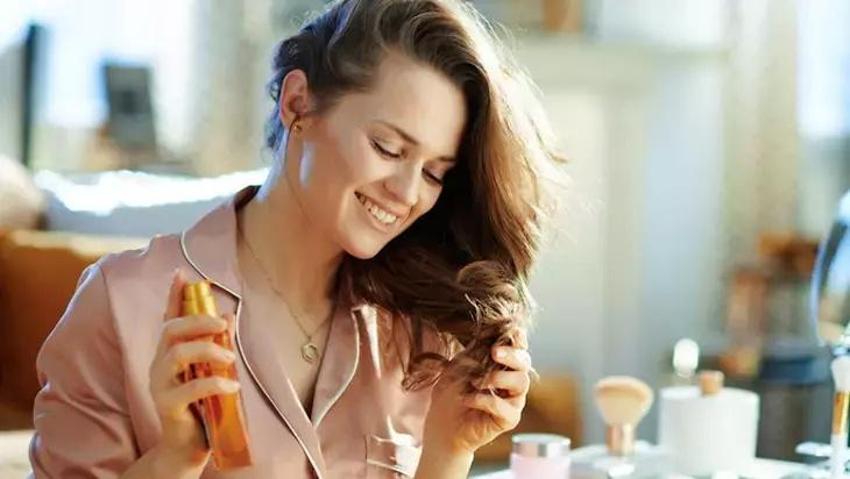 Evde saç boyamak bu tüyoyla çok basit! Yüze bulaşan boyayı bir çırpıda çıkarıyor