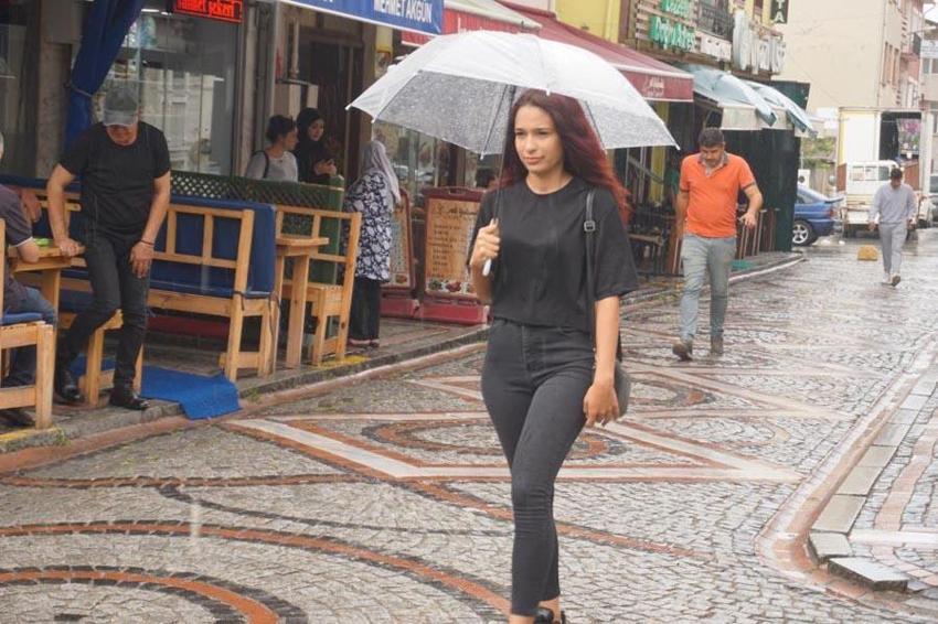 Meteoroloji 18 ili tek tek uyardı: Gök gürültülü sağanak yağışlar ve kuvvetli rüzgar geliyor