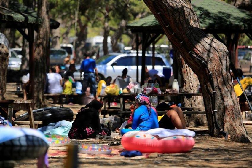 Meteoroloji 18 ili tek tek uyardı: Gök gürültülü sağanak yağışlar ve kuvvetli rüzgar geliyor