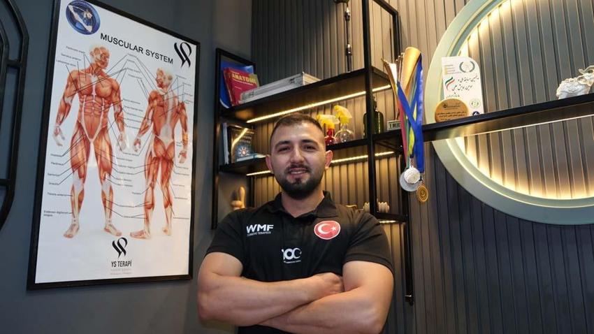 Memurluğu bırakıp bu işe girdi! Şampiyonların şampiyonu oldu