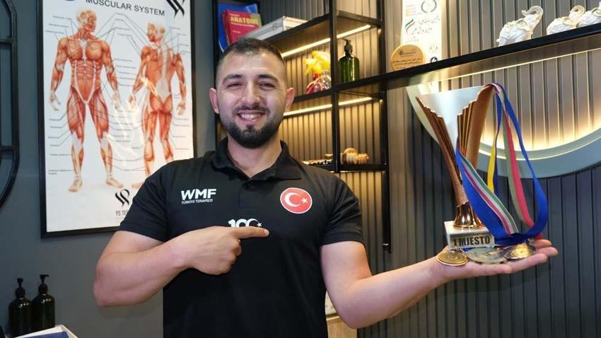 Memurluğu bırakıp bu işe girdi! Şampiyonların şampiyonu oldu