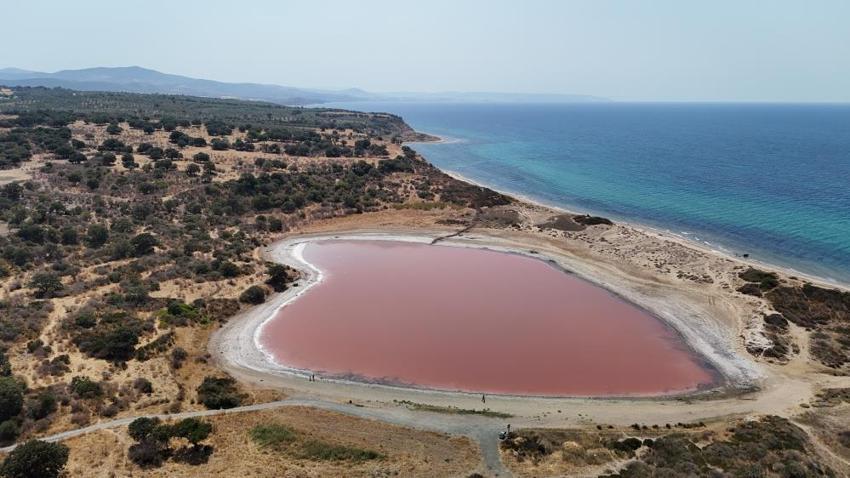 Çanakkale'de 2 bin yıllık antik liman göle dönüştü! Görenler inanamıyor, trafiğe kapatıldı