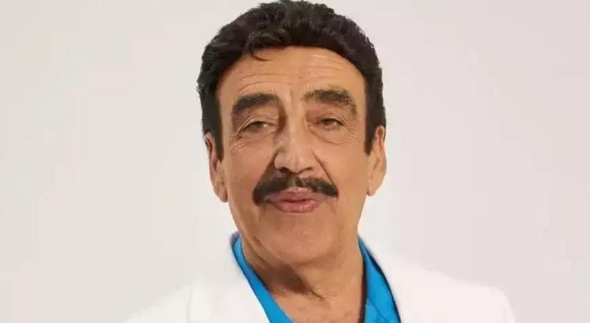 Usta sanatçı Hakkı Bulut sahneye çıkamadan hastaneye kaldırıldı!