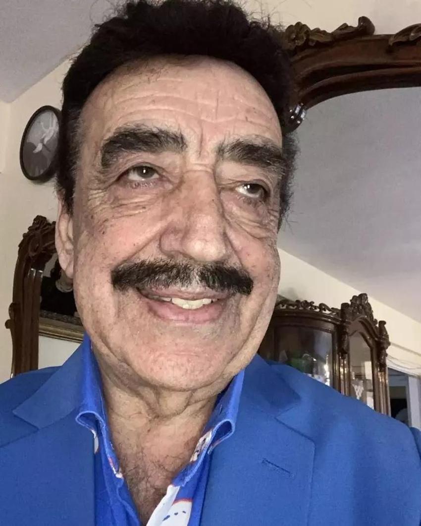 Usta sanatçı Hakkı Bulut sahneye çıkamadan hastaneye kaldırıldı!
