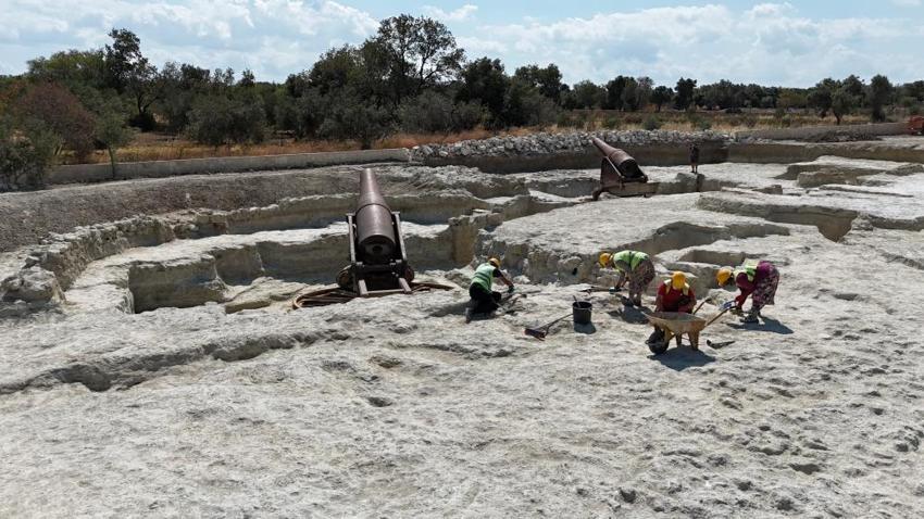 Çanakkale Savaşları'ndan kalan 109 yıllık top mevzileri bulundu! Mehmetçik, Çanakkale Boğazı'nı işte bu toplarla geçilmez yaptı