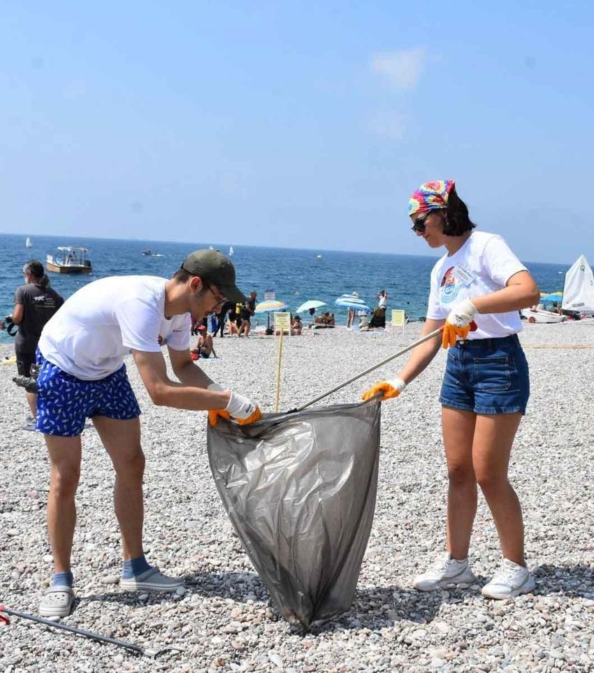 Antalya kıyılarında plastikle mücadele devam ediyor: Plastik kirliliği konusunda farkındalık yaratacak! Türkiye'den seçilen ilk proje oldu