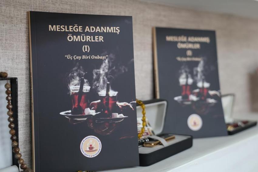 Elazığ'da mesleğinde 30 yılı aşmış esnafların hayatı kitap oldu: Hâtıraları tek tek kayıt altında