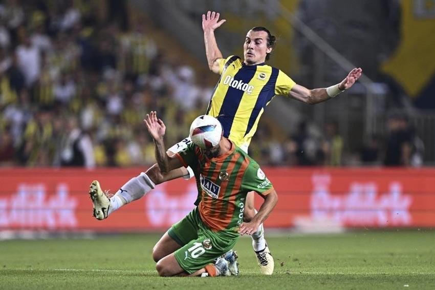 Fenerbahçe Alanyaspor maçında 3 puan 3 golle geldi