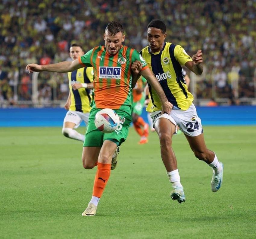 Fenerbahçe Alanyaspor maçında 3 puan 3 golle geldi