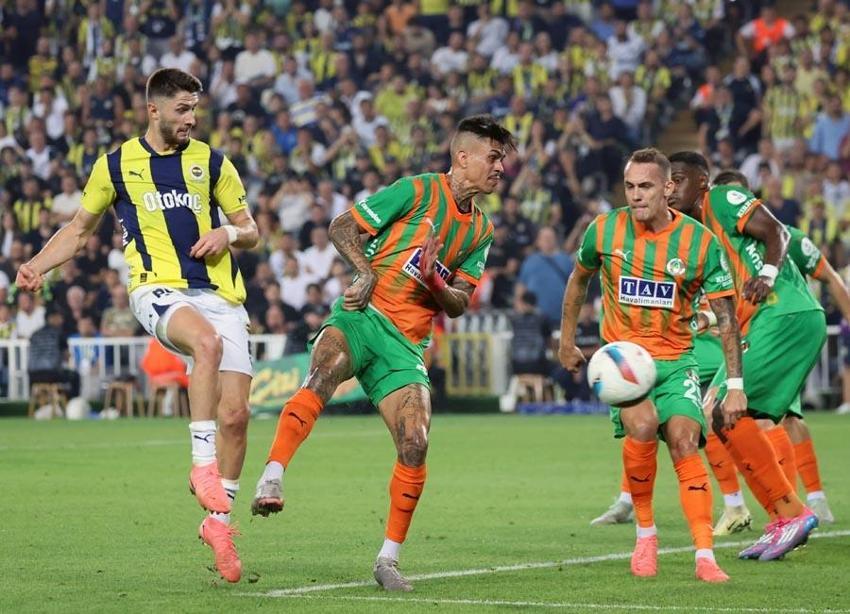 Fenerbahçe Alanyaspor maçında 3 puan 3 golle geldi