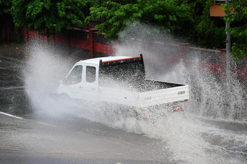 Yağmur dalgası fena vuracak! Meteoroloji'den İstanbul dahil 17 il için turuncu ve sarı kodlu uyarı
