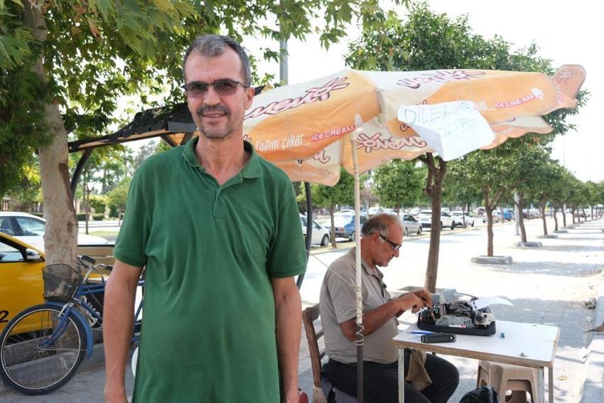 Adana'da yok olmaya yüz tutmuş mesleğin son temsilcileri yapay zekaya meydan okuyor! 