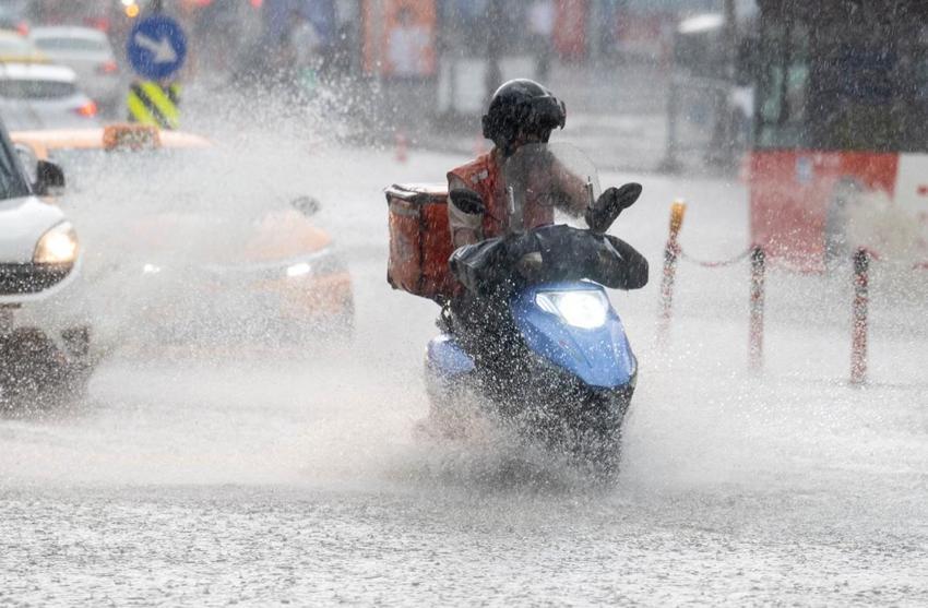 İstanbul için kuvvetli yağış alarmı! Meteoroloji saat verip uyardı