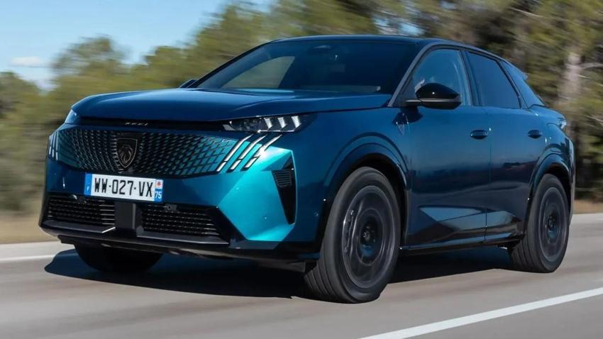 Yola çıkmak için gün sayan Peugeot 3008 Türkiye'de; Fiyatı şimdiden olay oldu