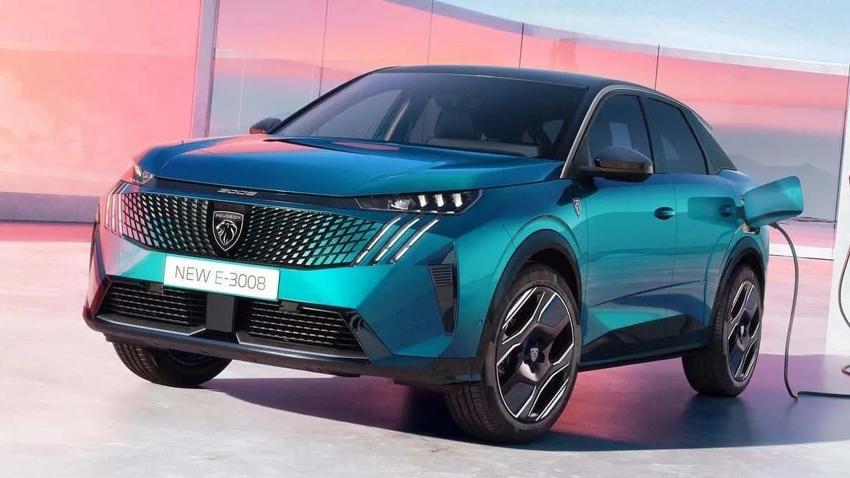 Yola çıkmak için gün sayan Peugeot 3008 Türkiye'de; Fiyatı şimdiden olay oldu