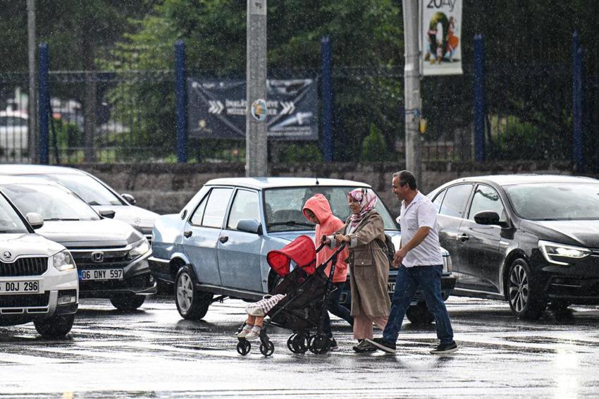 Meteoroloji son dakika uyardı! İstanbul dahil birçok ilde günlerce yağacak