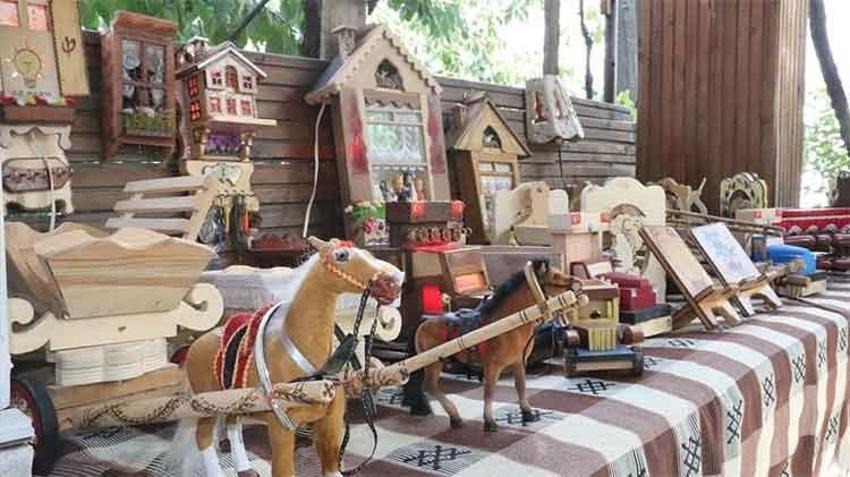 Emekli gardiyan hobi olarak başladı! 36 yıldır ahşaptan süs eşyaları yapıyor