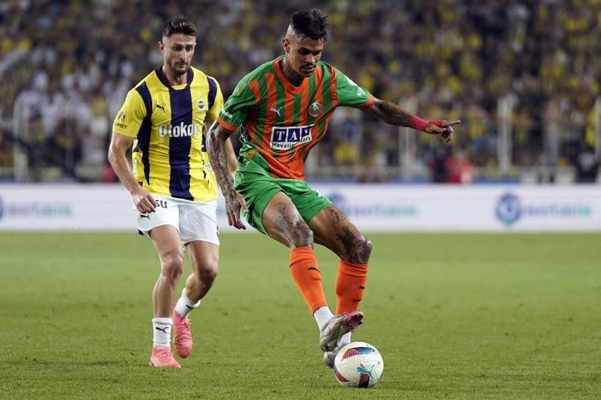 Ryan Kent, Cengiz Ünder, Krunic derken yıldız isim gece yarısı ayrıldı