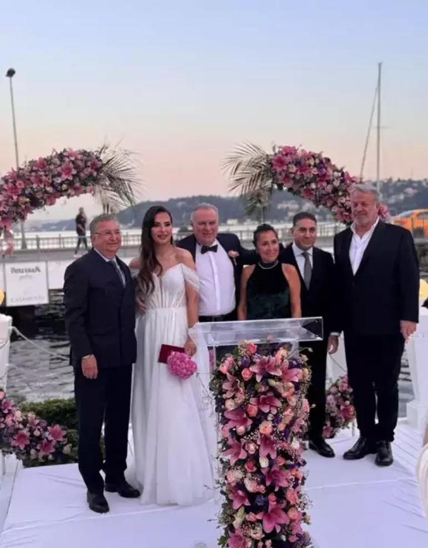 Evliliklerinin 10. yılında nikah tazelediler! Sembolik olarak takı töreni yapıldı