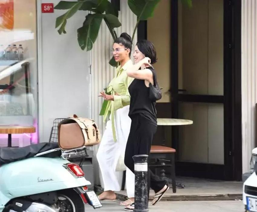 Merve Boluğur'un Bebek keyfi yarım kaldı! İkramdan rahatsız oldu, mekanı terketti