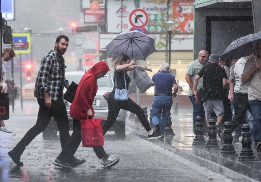 Meteoroloji son hava durumu raporunu açıkladı 5 ili uyardı: Sıcaklıklar düşüyor, gök gürültülü sağanak yağışlar kapıda