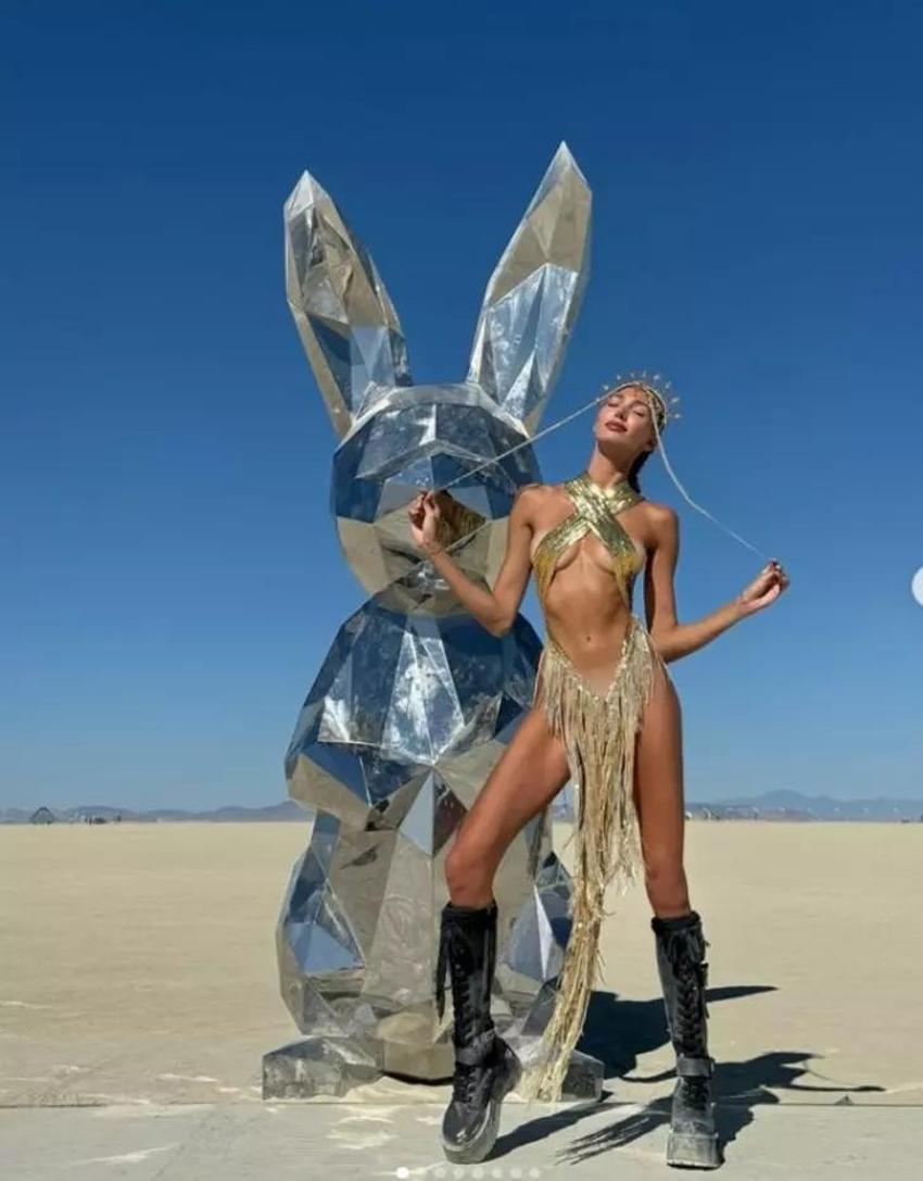 Şevval Şahin'in Burning Man tarzı ağızları açık bıraktı!