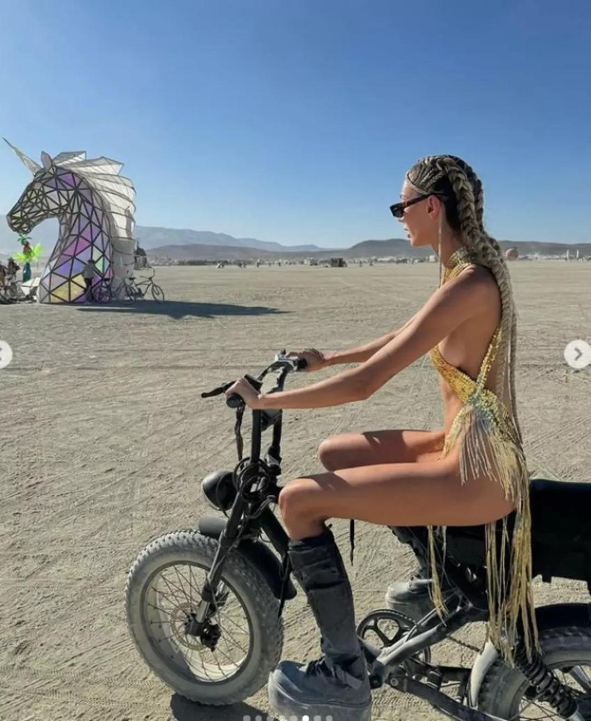 Şevval Şahin'in Burning Man tarzı ağızları açık bıraktı!