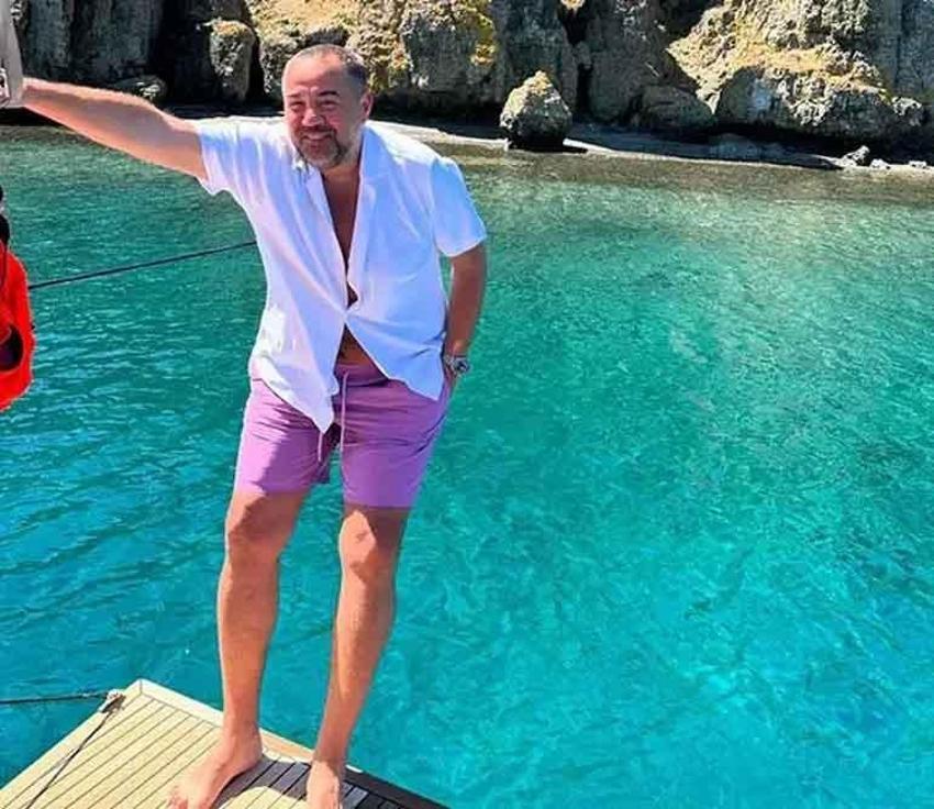Ata Demirer'in denizde bulduğu taş olay oldu! 'Katman katman desenleri var'