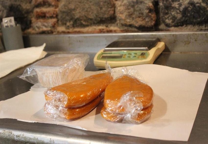 Unutulmaya yüz tutan tarifleri yaşatmaya çalışıyor: Baba yadigarı dükkanda mesleğini sürdürüyor