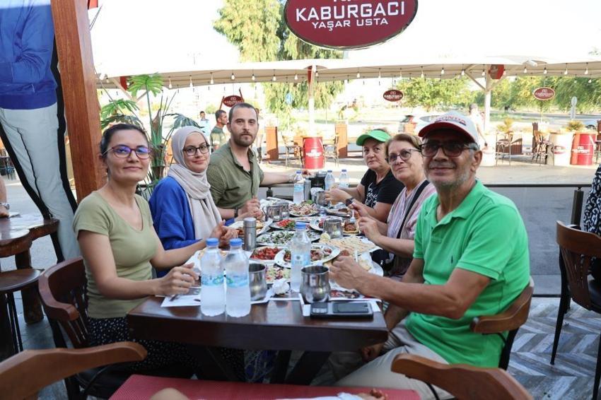 Adana'ya gelen kebap yemeden dönmüyor: Kebapçılar yoğunluktan memnun