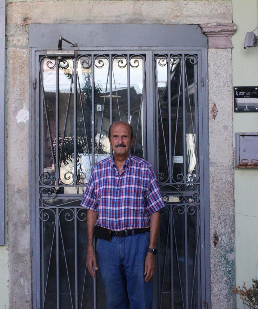 İzmir'de baba yadigarı dükkanda unutulmaya yüz tutmuş yemek mirasını yaşatıyor