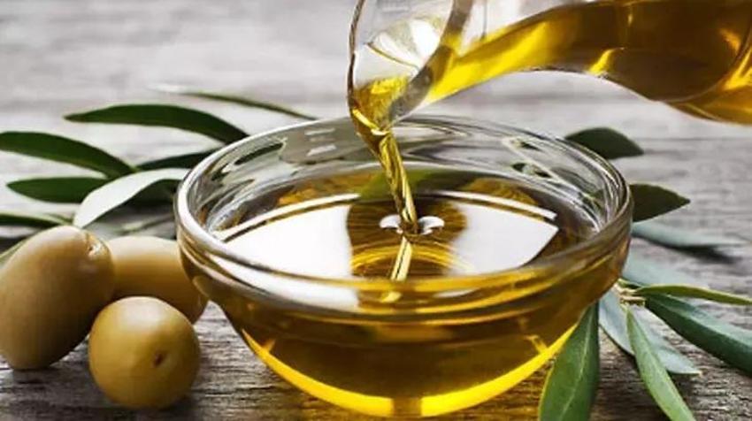 Koltuk altına sürünce etkisi bir ömür sürebilir! Yatmadan önce aşırı terlemeye son veriyor