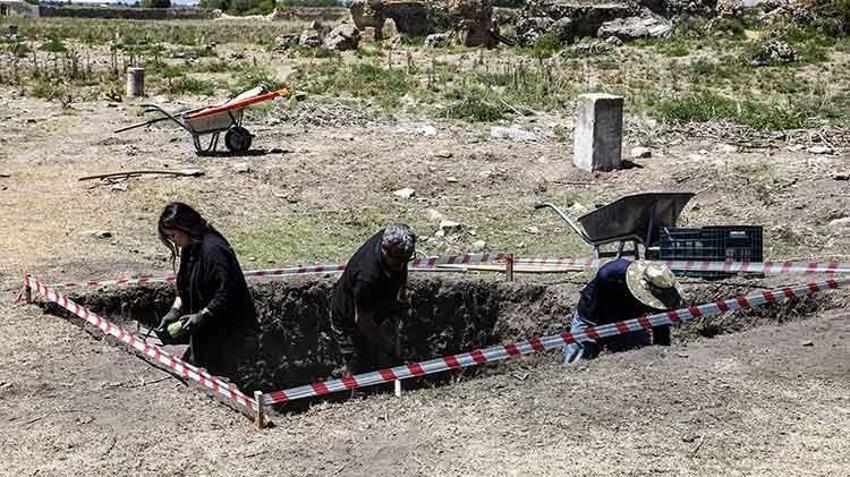 Anavarza Antik Kenti'nde çalışmalar hızlandı, kazılar 9 farklı nokta daha başlatılacak