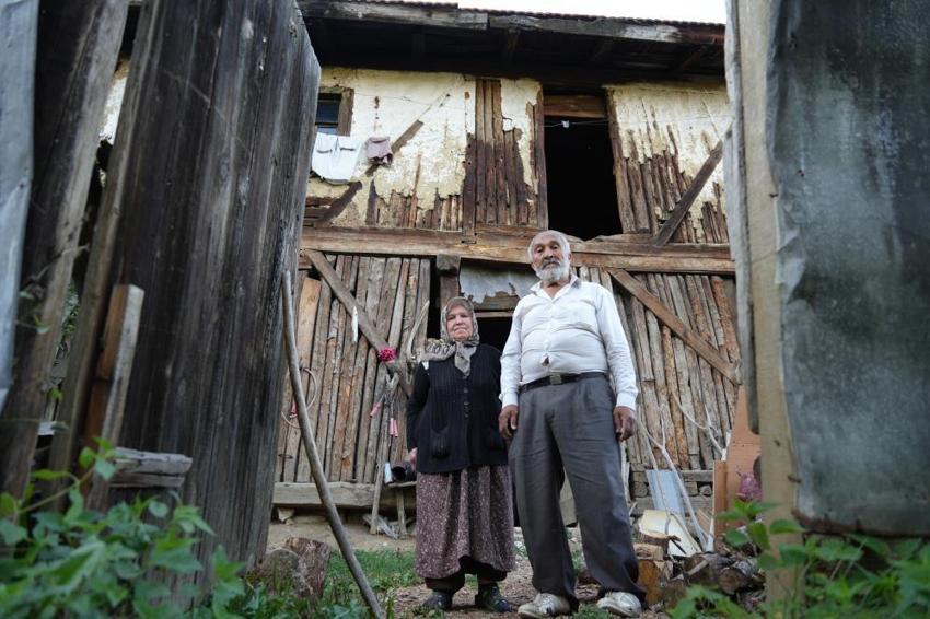 Bolu'da elektrik ve su olmadan yaşayan yaşlı çiftin yürek burkan hikayesi